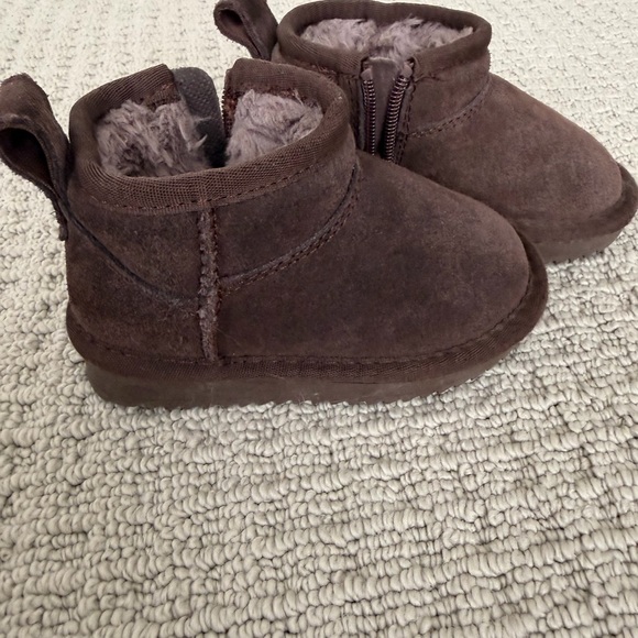 Project Cloud Other - Project Cloud Toddler Fur Lined Boots